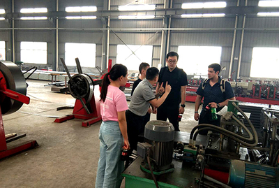 Group photo with partners of racking systems and hanging racks6