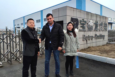 Group photo with partners of racking systems and hanging racks3